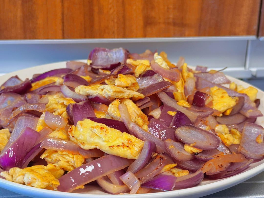 降压防癌的好食材  洋葱炒鸡蛋