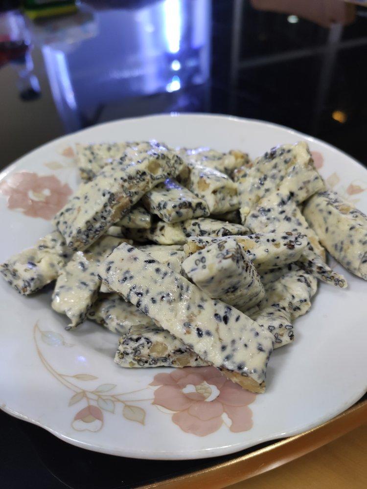 黑芝麻花生牛轧糖