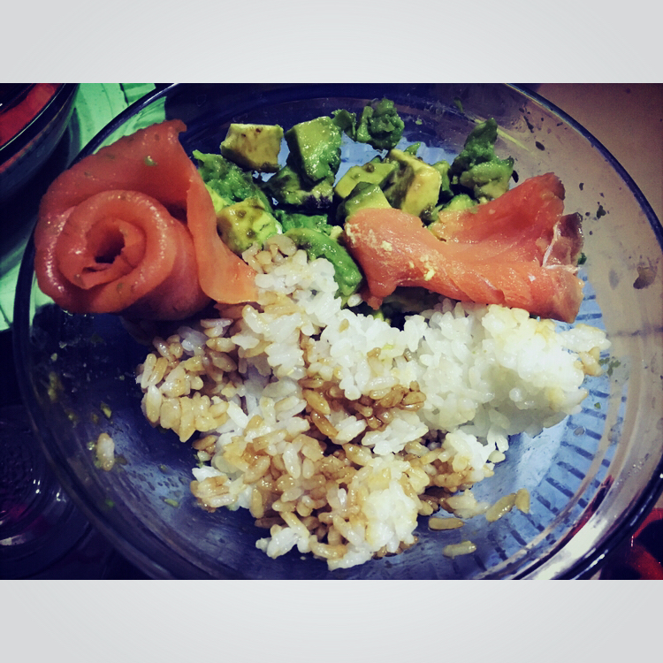 三文鱼牛油果拌饭