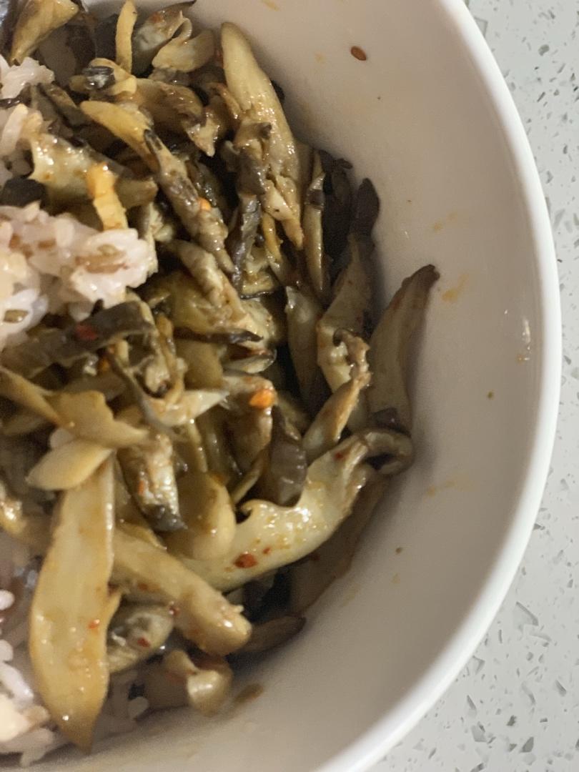干煸平菇（有肉的味道）
