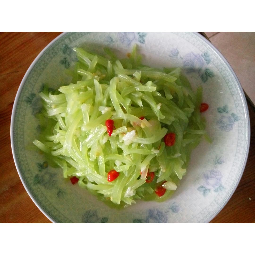 凉拌莴笋丝