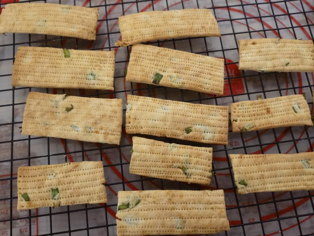 无糖香葱苏打咸饼干