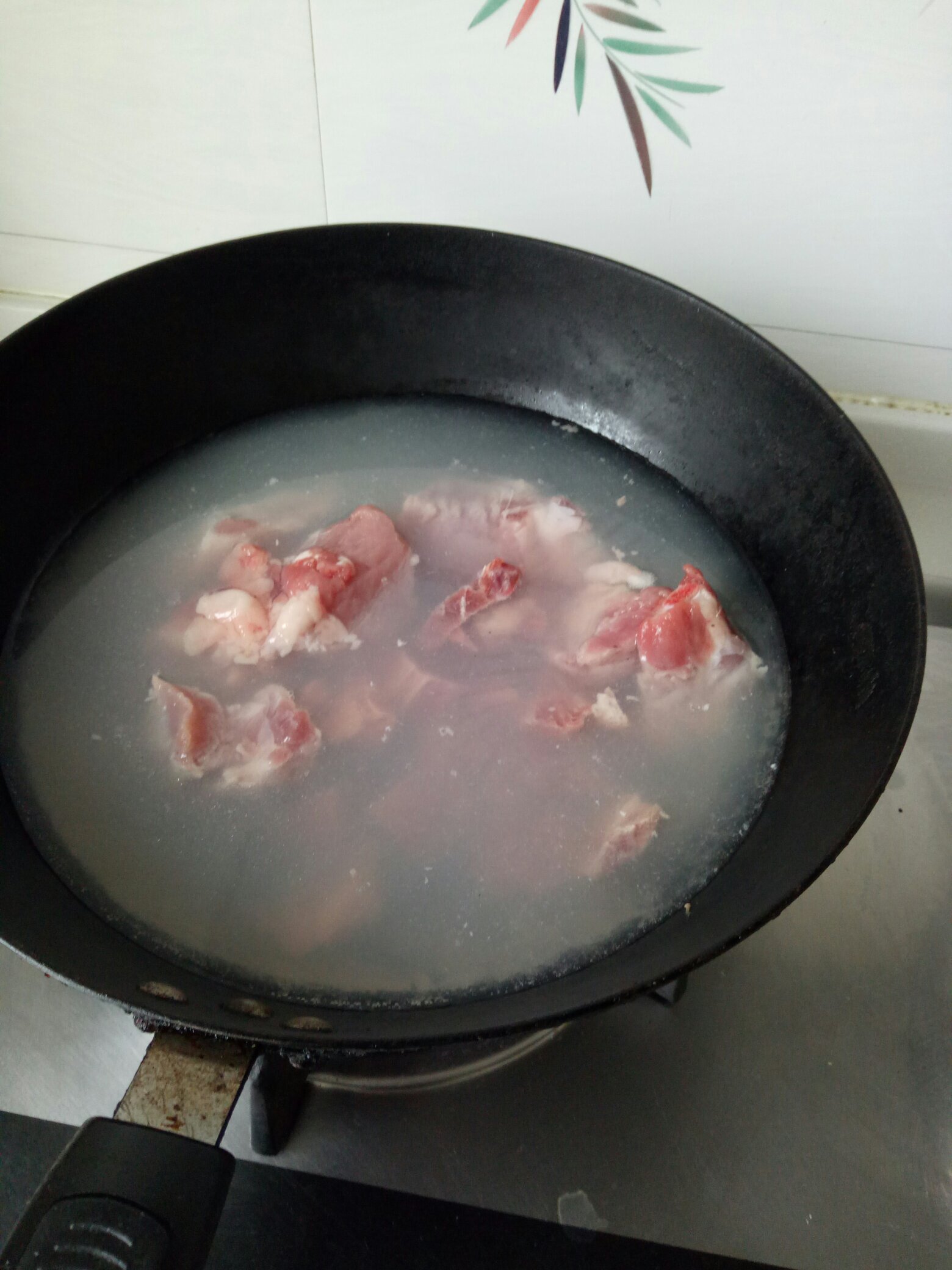 牛肉排骨炖土豆(牛肉炖排骨)的做法 步骤1