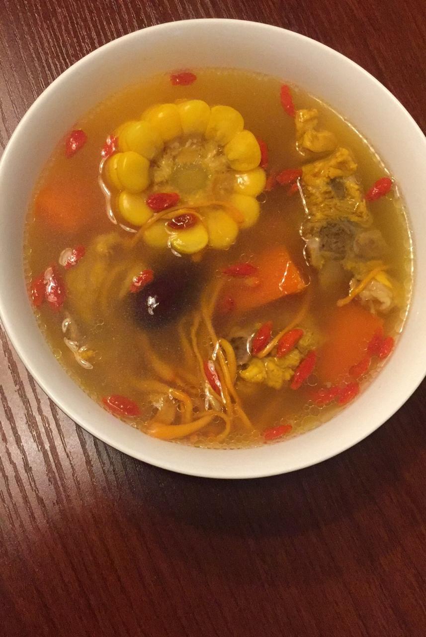 虫草花玉米排骨汤