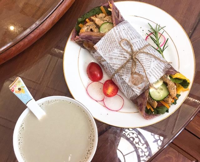 营养早餐:鸡肉丝手抓饼的做法