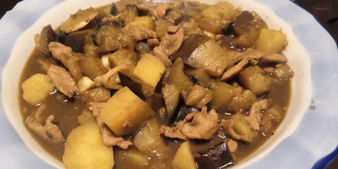 五花肉茄子炖土豆