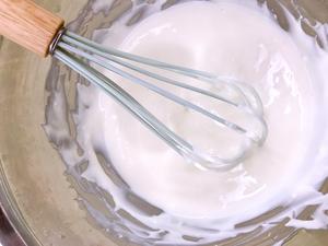 Kiri奶油芝士食谱—抹茶轻芝士蛋糕的做法 步骤3