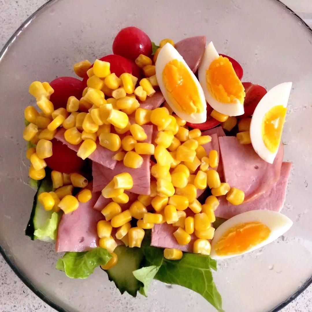 夏季明星菜：油醋汁蔬菜沙拉