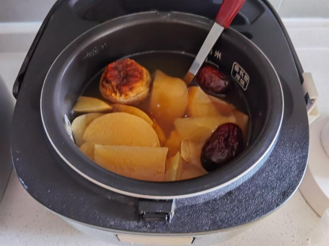 无糖也好喝的雪梨罗汉果汤