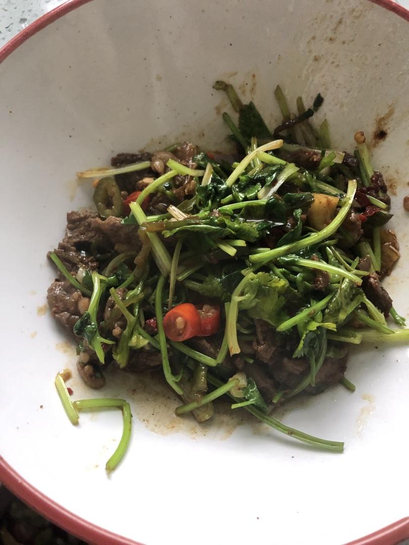 香菜牛肉