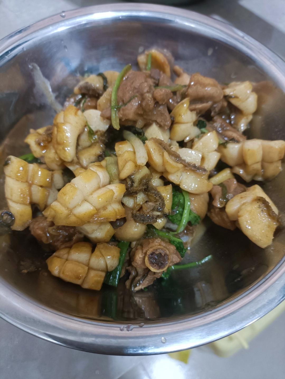 鲍鱼焖鸡煲