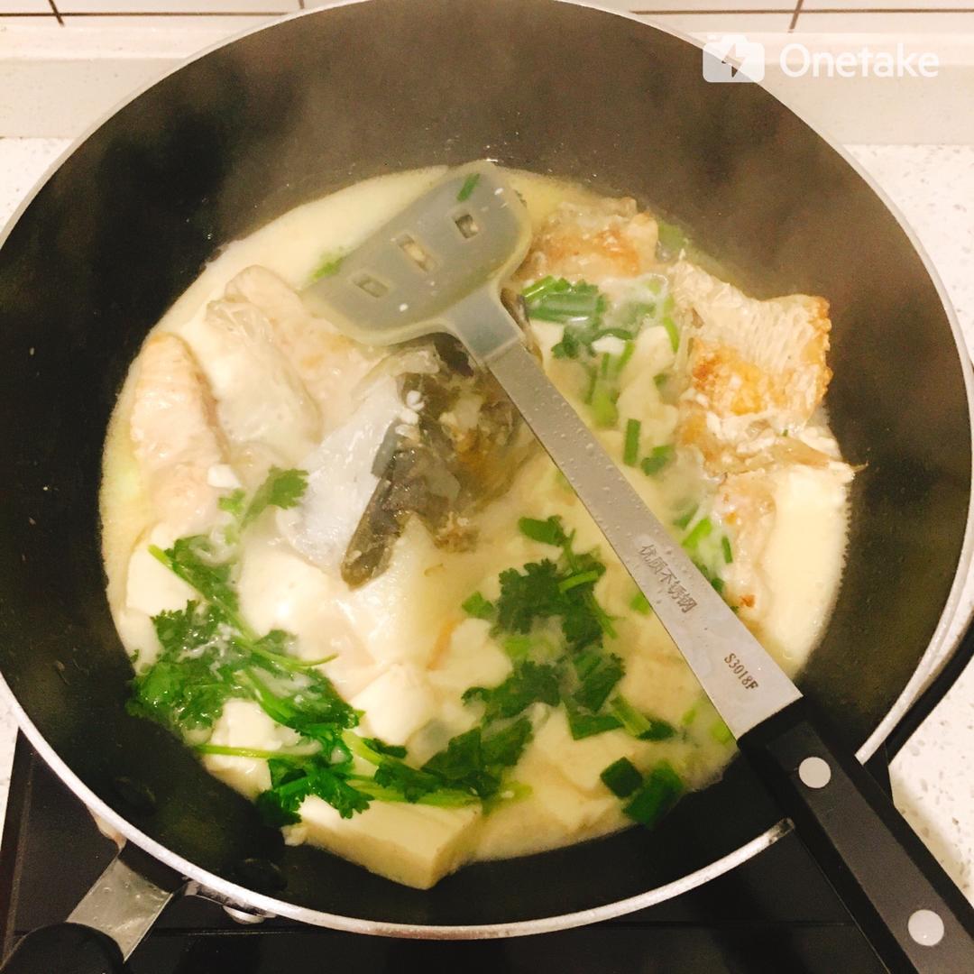 鱼头豆腐汤，简单易做零失败，鲜美得很