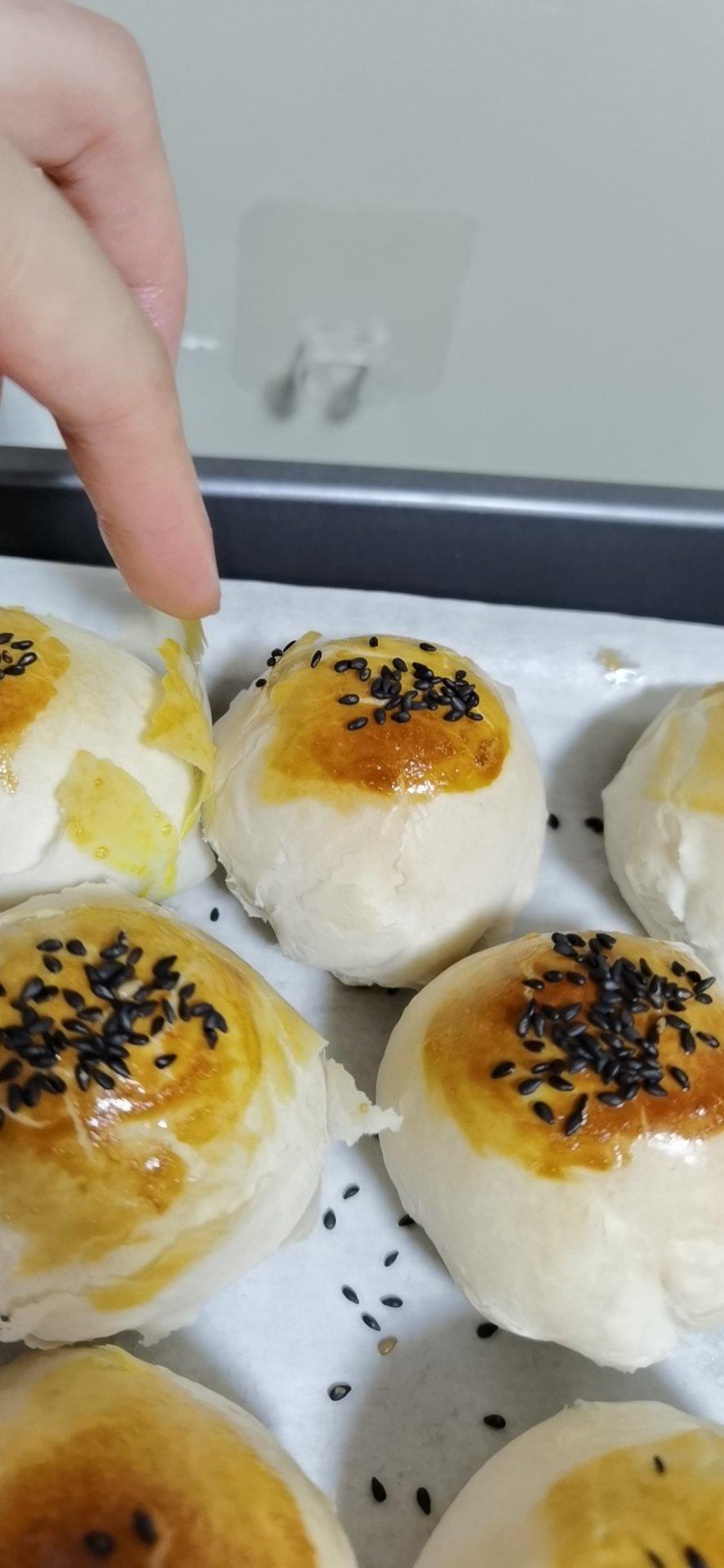 酥到掉渣的美味蛋黄酥