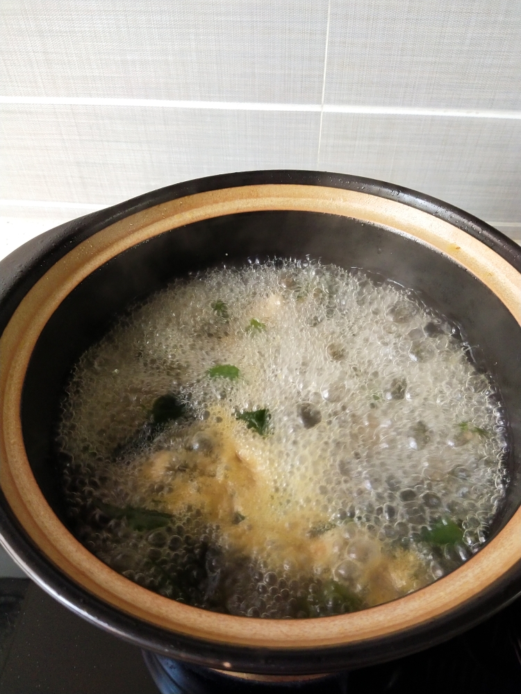 虾丸海带汤的做法 步骤5