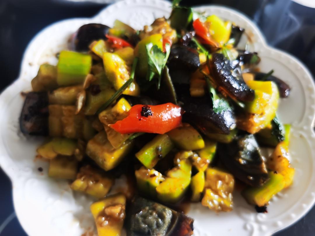 夏日开胃小凉菜“皮蛋拌黄瓜🥒”开胃减脂