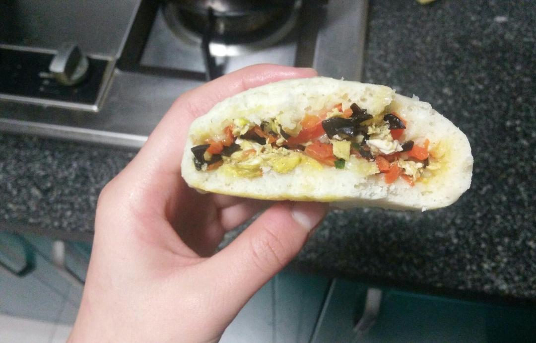 胡萝卜木耳鸡蛋素包子