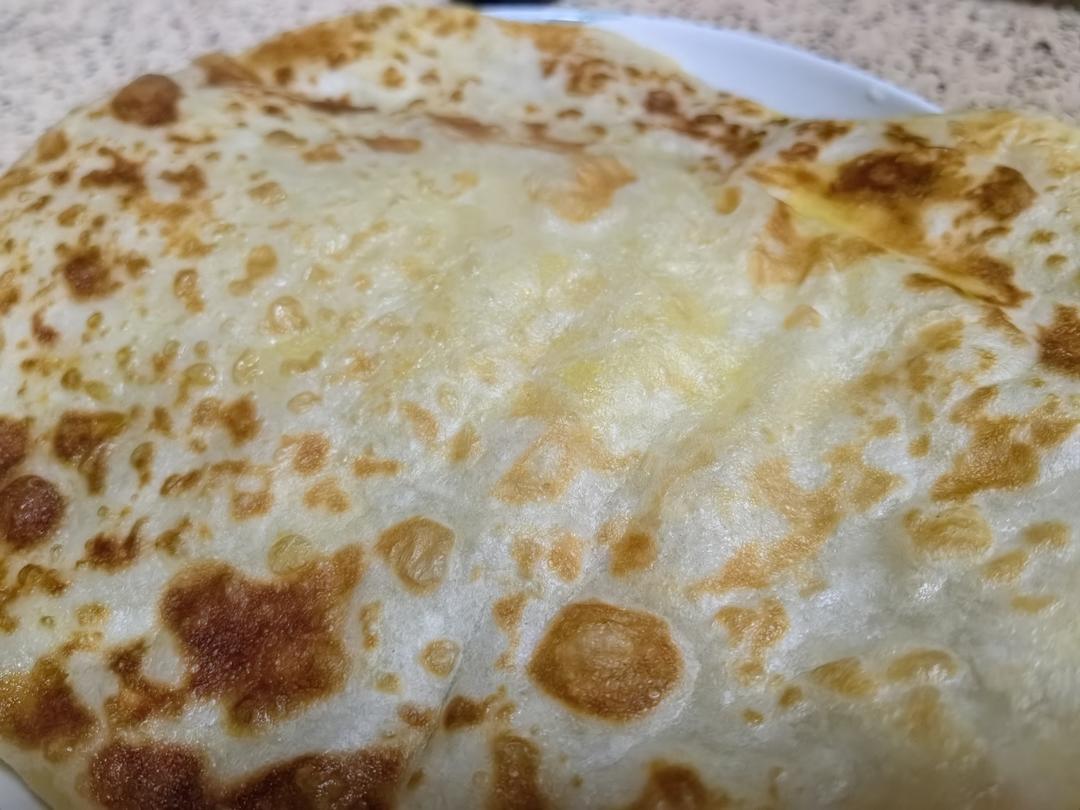 烙饼不硬的小窍门 掌握了你也能看出柔软多层凉了不硬的小油饼