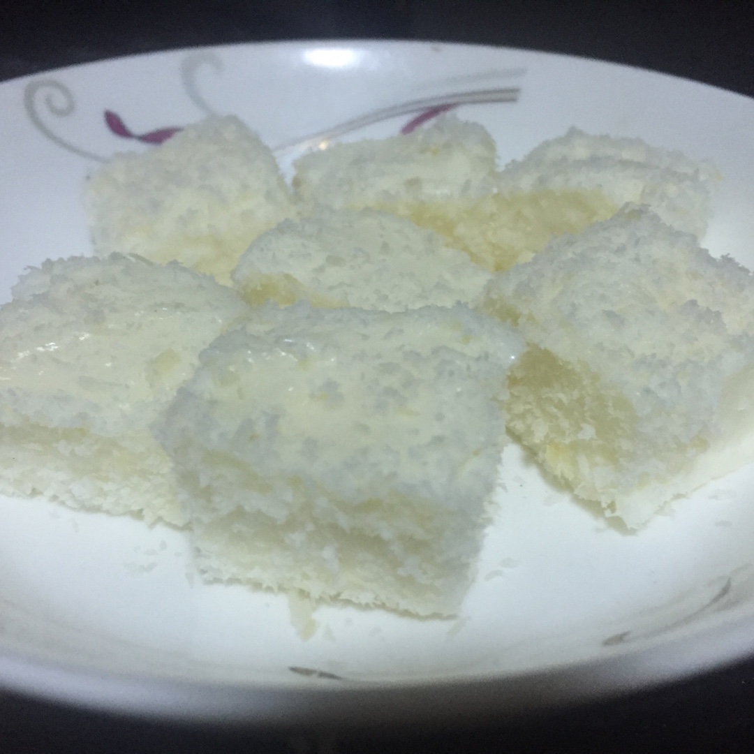 椰丝牛奶小方糕