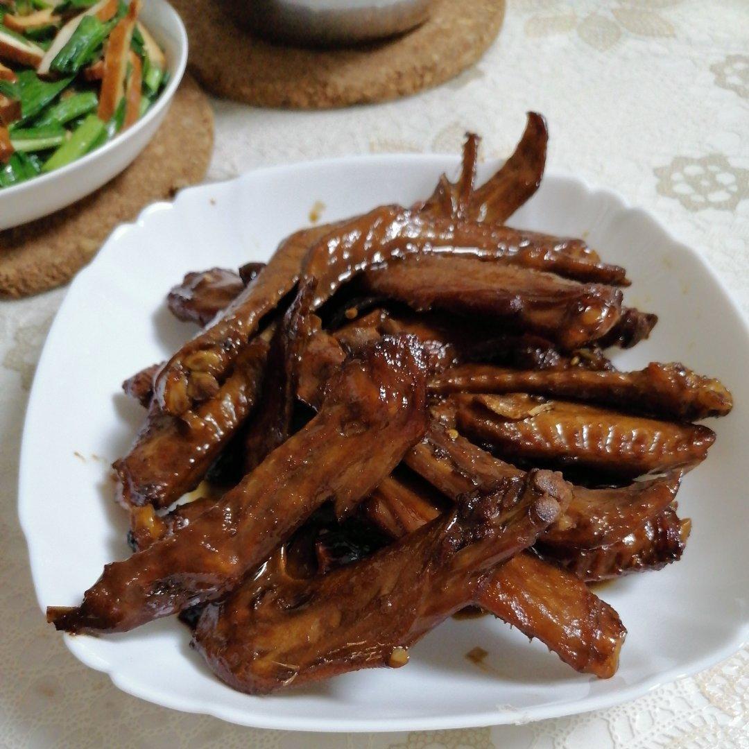 卤鸭翅卤鸭掌卤鸡爪，卤天卤地卤前任，这个配料真的绝了