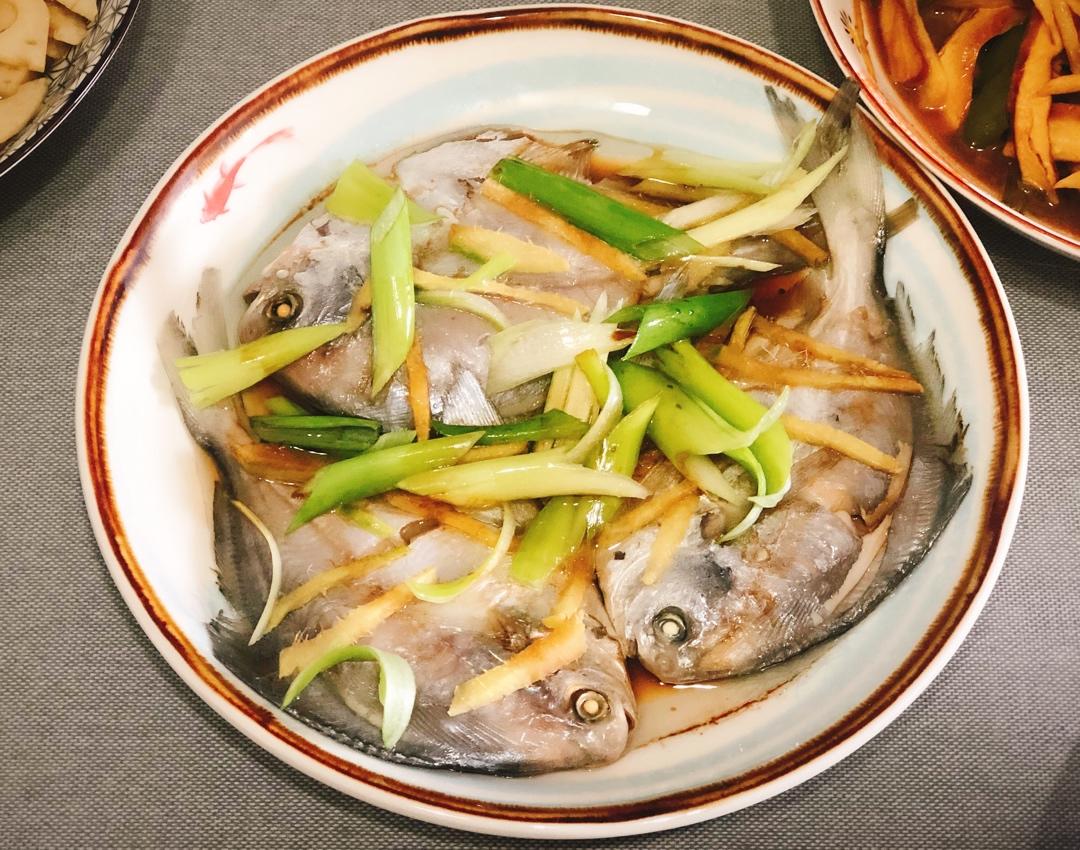 何呵呵何呵呵何呵呵做的清蒸白鲳鱼