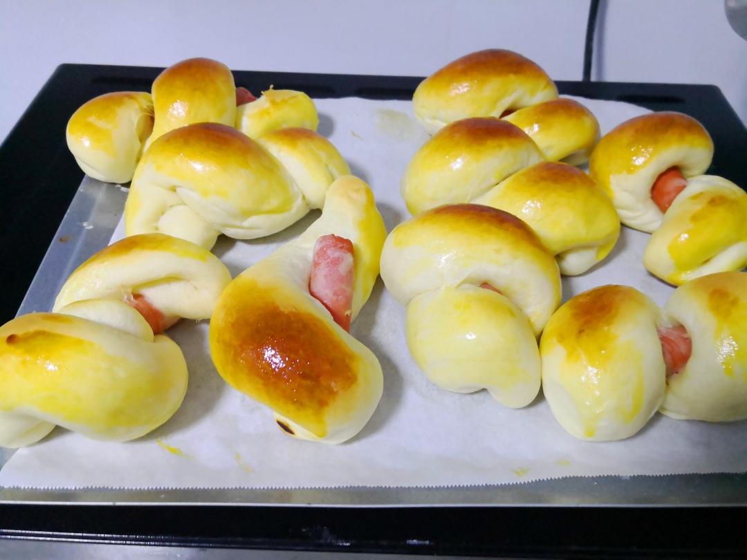 一次发酵迷你香肠小面包卷