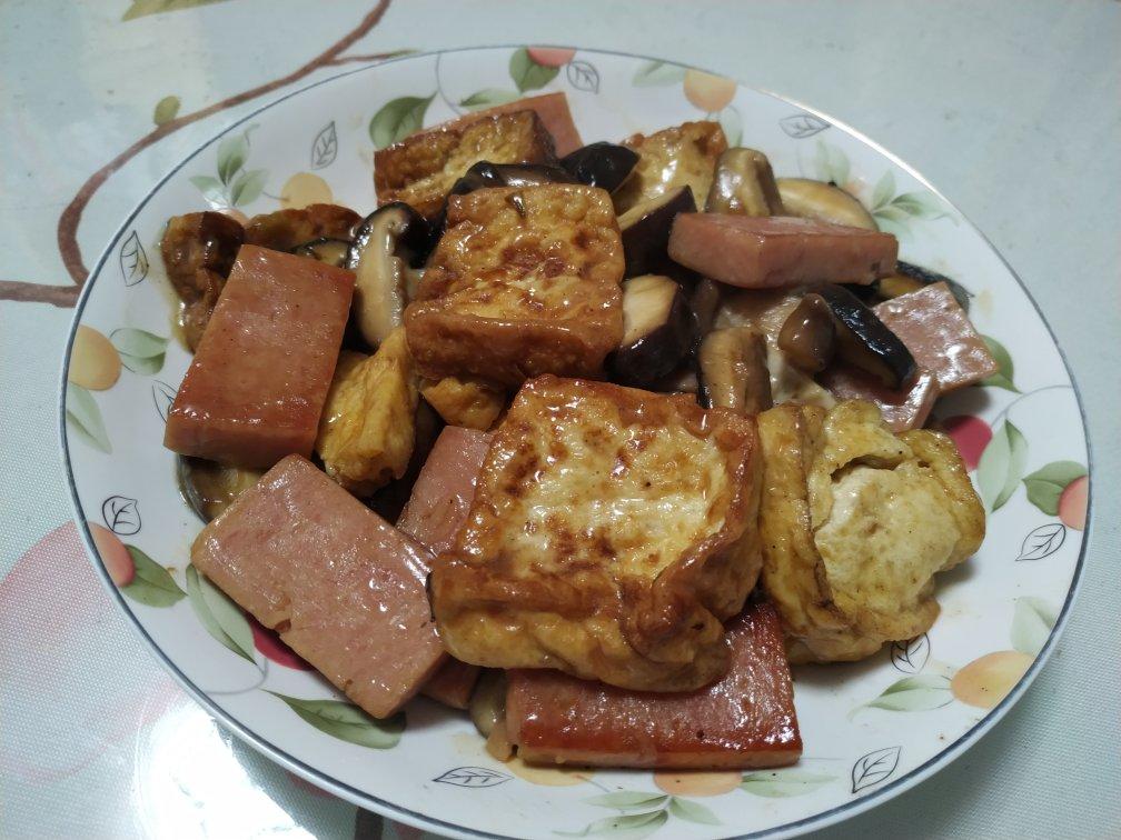 香菇午餐肉烧豆腐