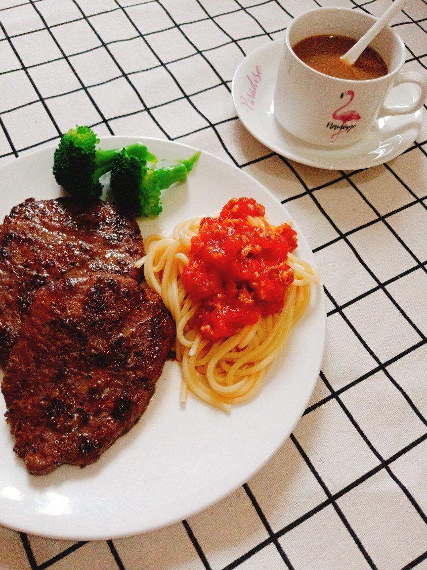 番茄肉酱意大利面