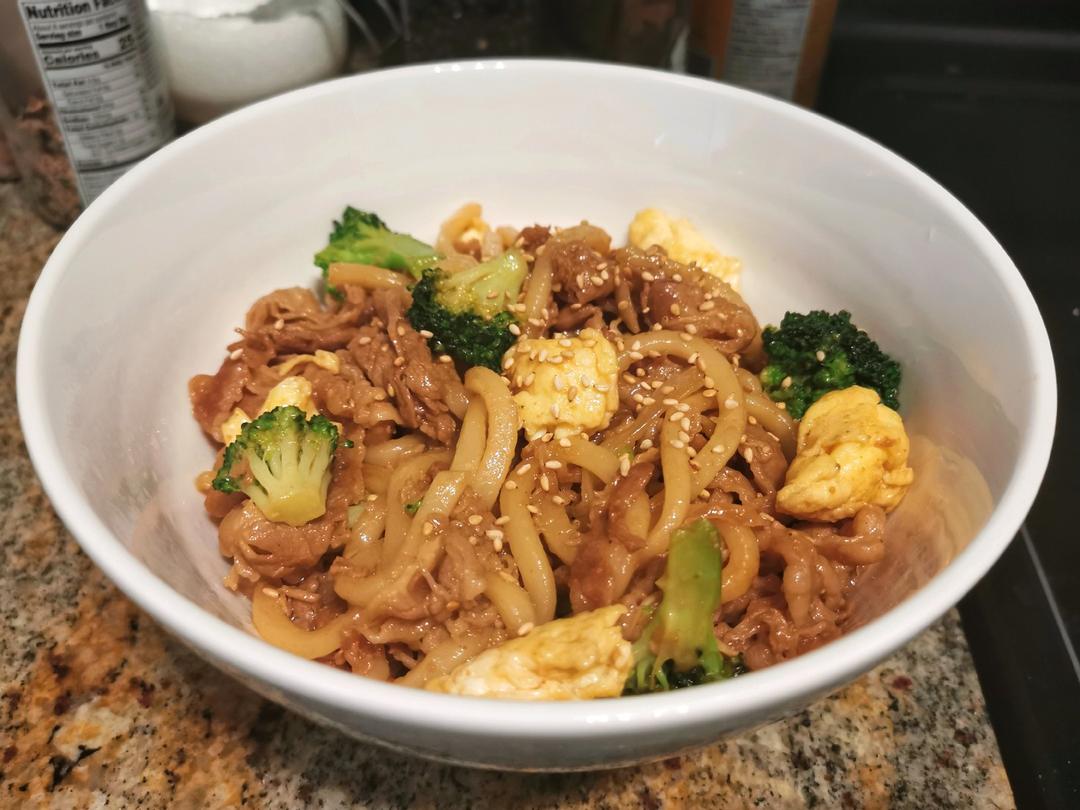 洋葱肥牛炒乌冬