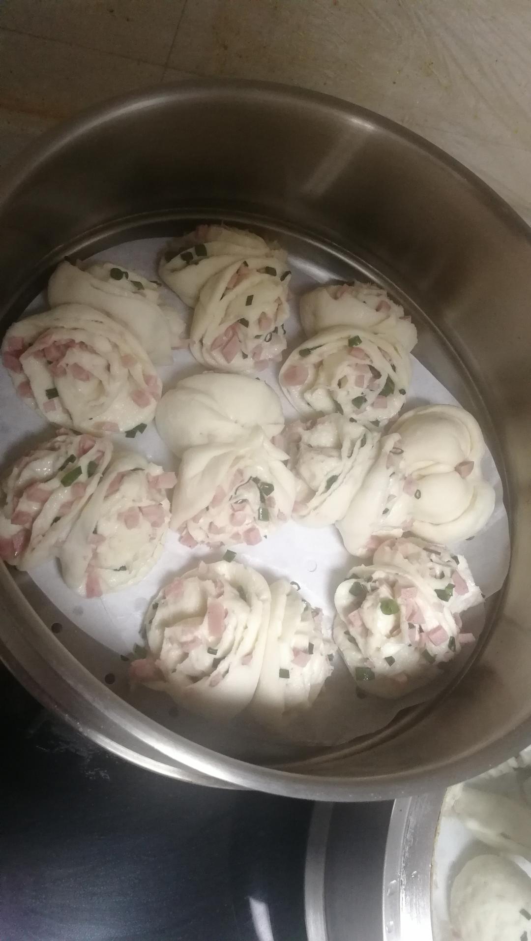 🌺椒盐葱香花卷🌺（操作简单，好吃又好看）