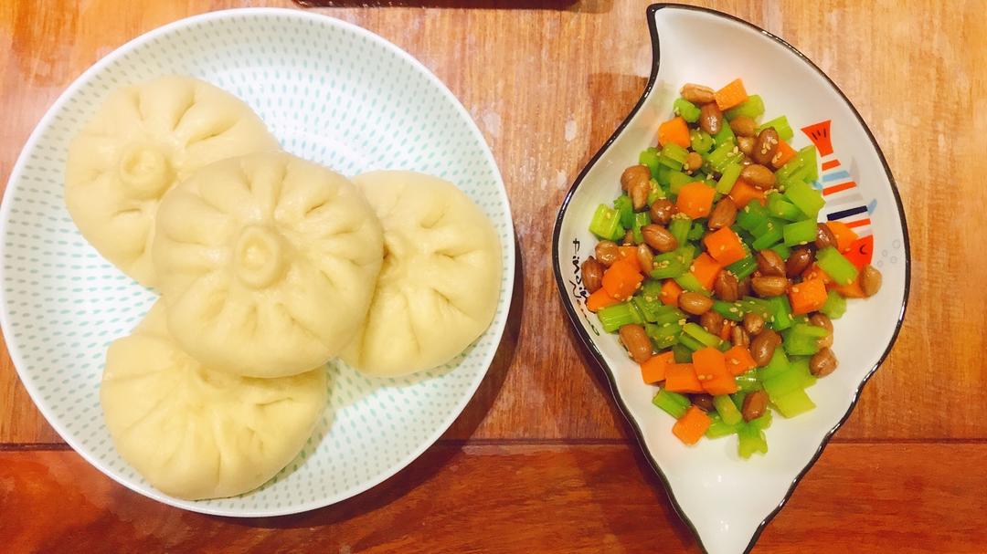 猪肉包子（附视频。一次性发酵。）