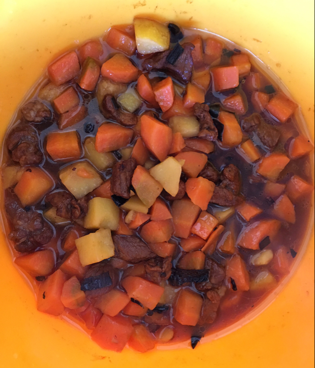胡萝卜土豆烧牛腩