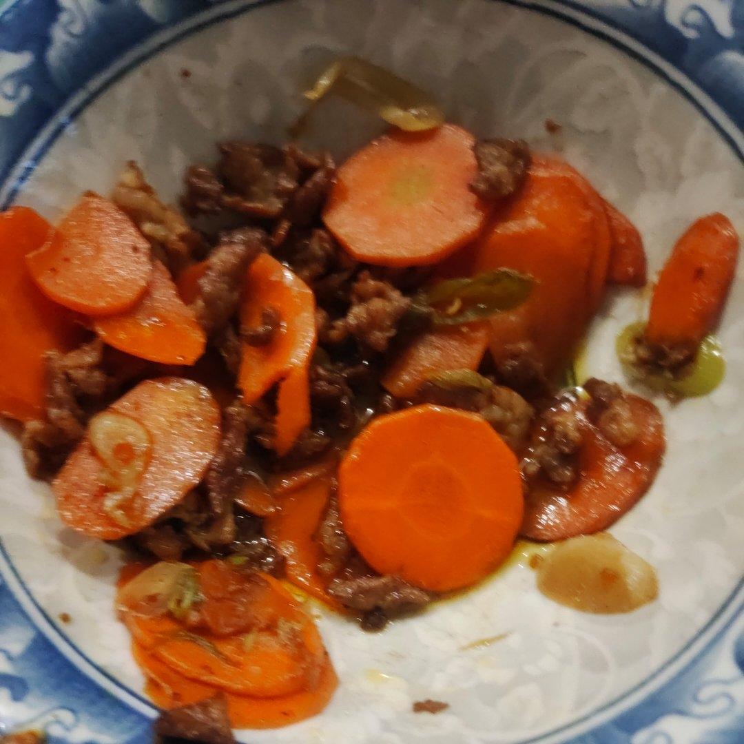 胡萝卜炒肉片