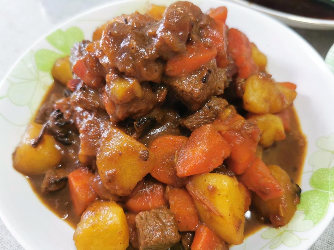 红烧牛肉土豆 （独家秘制）