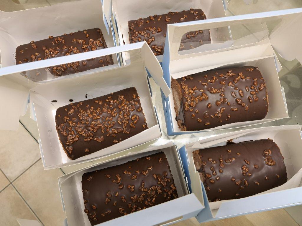 🍫梦龙蛋糕卷. 巧克力脆皮蛋糕卷 by pink-rabbit