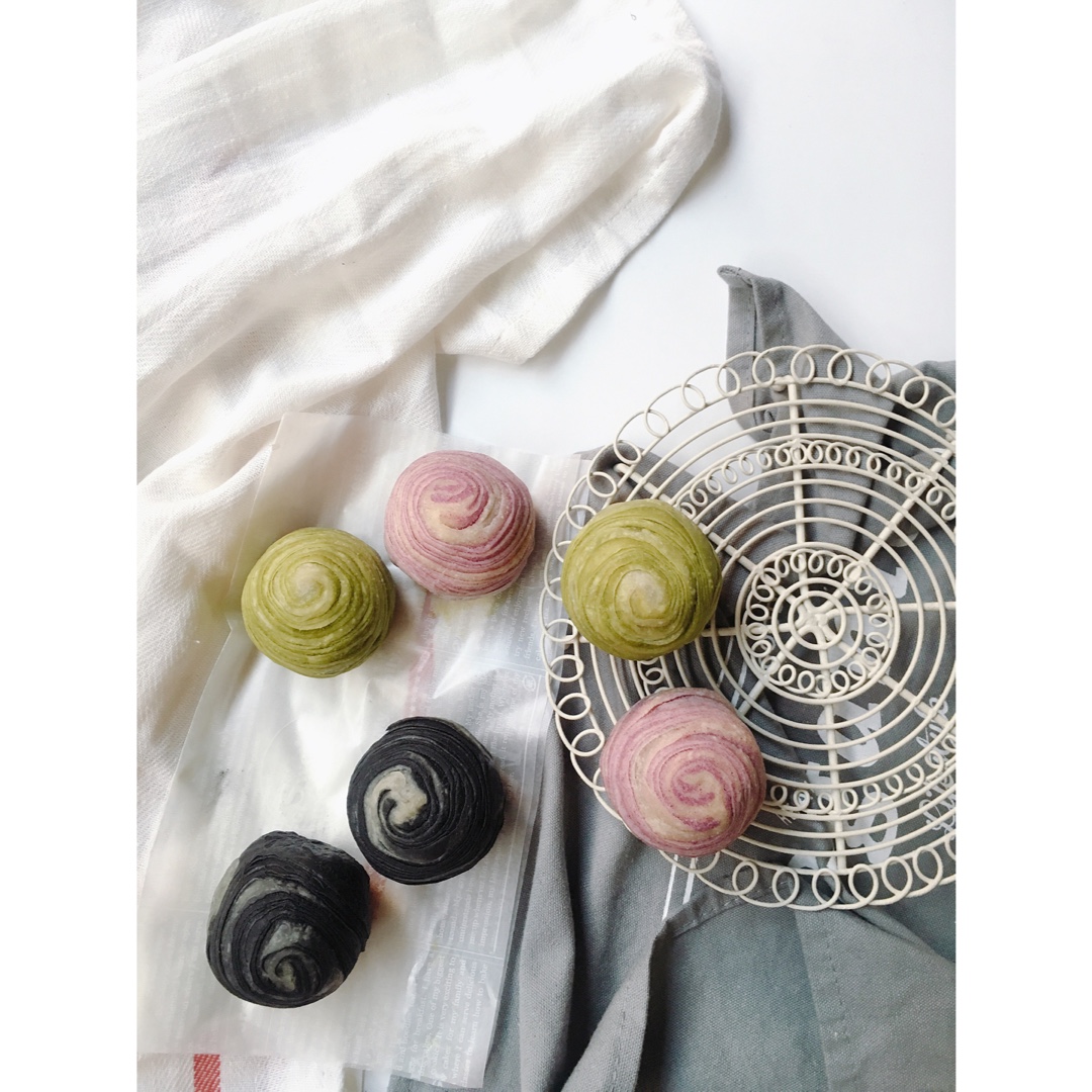 蛋黄酥~紫薯、抹茶、原味~花好月圆，中秋快乐~内附一次做六色蛋黄酥方法~