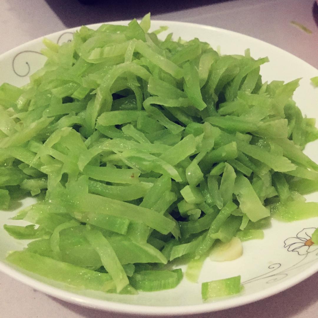 清炒莴笋丝