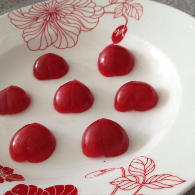 咖喱土豆泥做的在10秒内把小西红柿切成心形