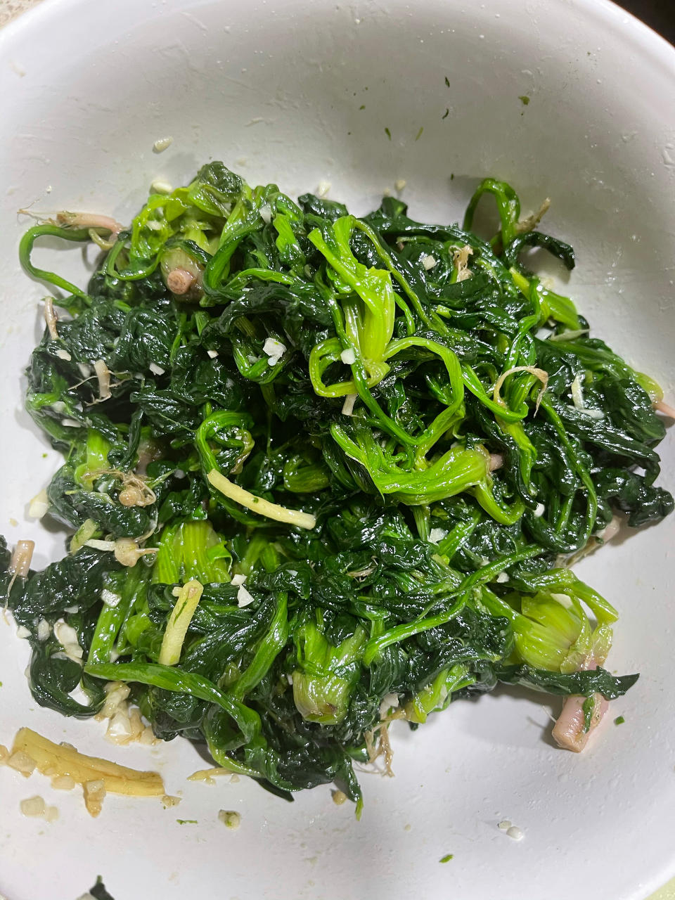 凉拌菠菜(家传秘方)