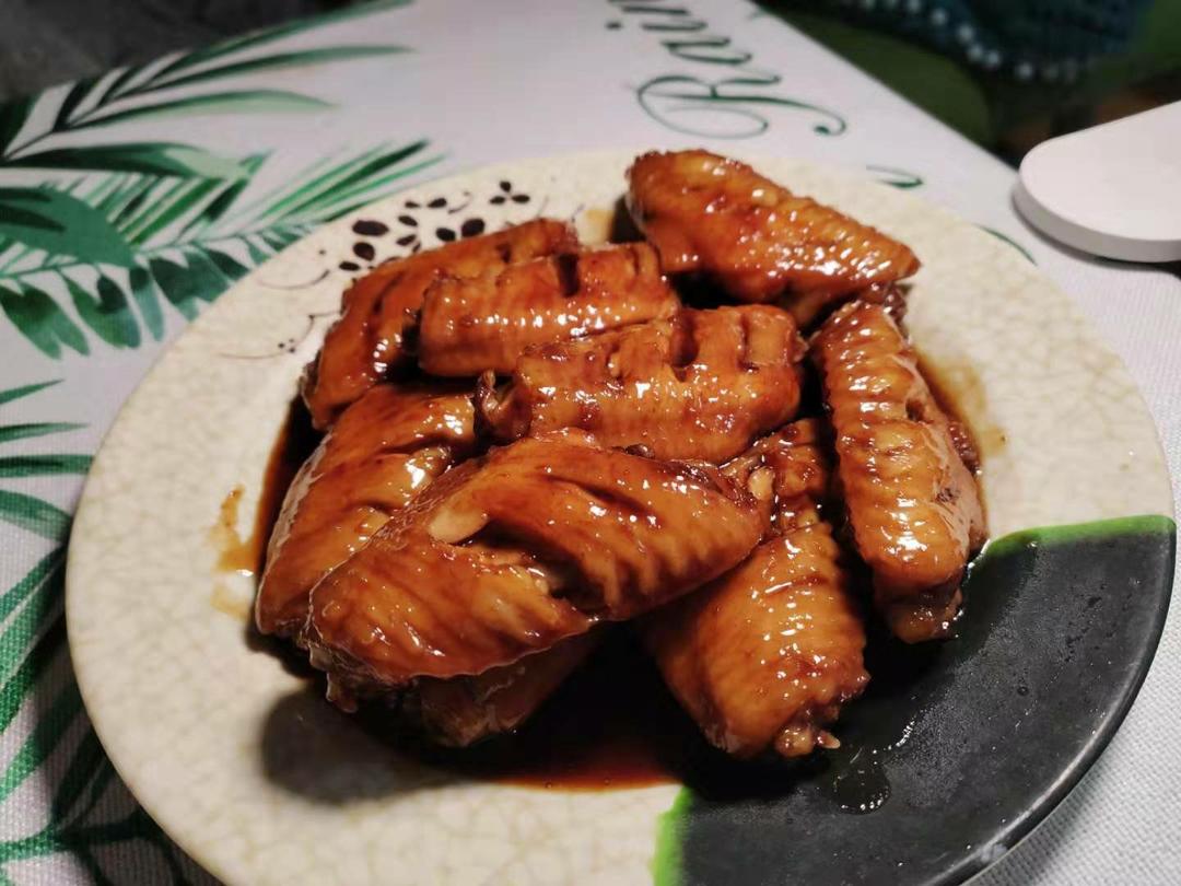 厨师长教你：“可乐鸡翅”的家常做法，味道鲜嫩可口，先收藏起来