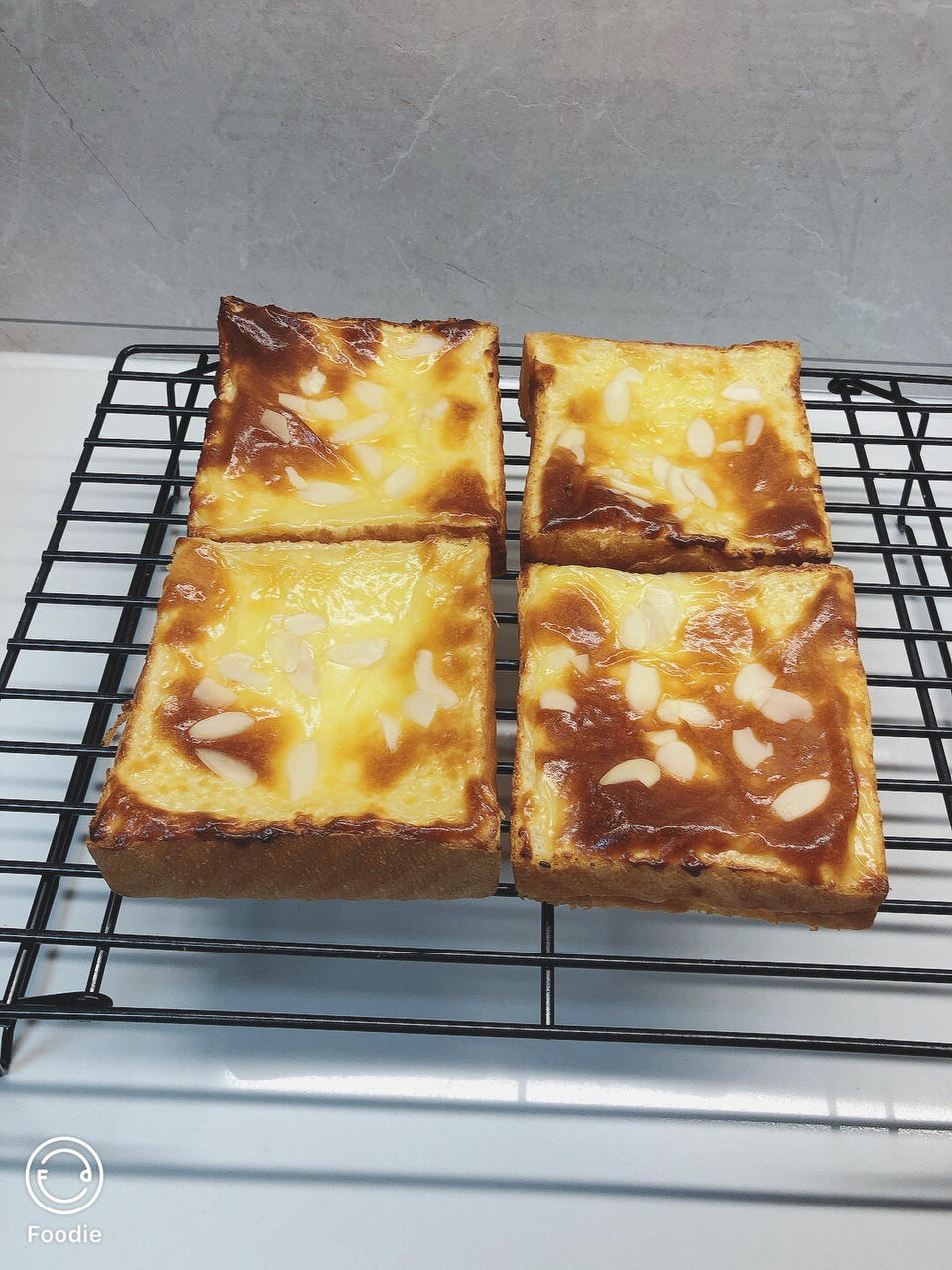 零失败快手岩烧乳酪(熔岩吐司)十分钟网红早餐，好吃哭