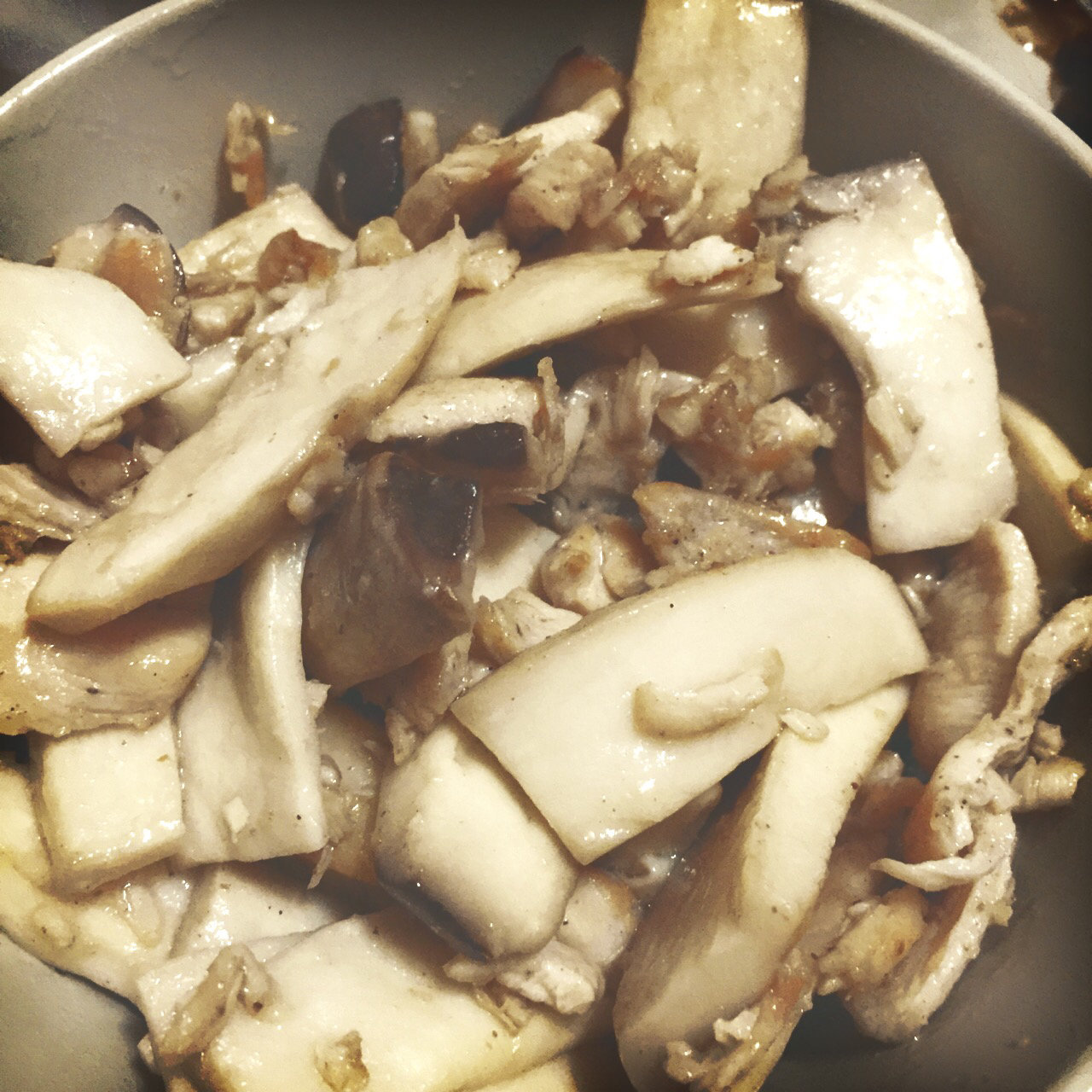 低卡减脂瘦身餐——杏鲍菇煎炒鸡胸肉