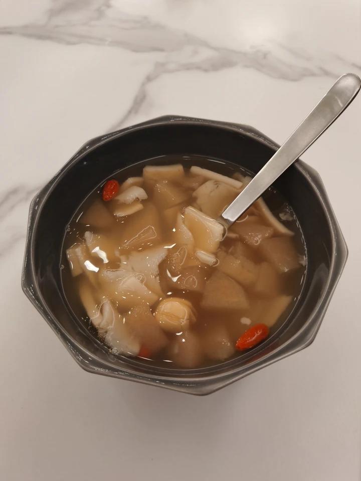 冰糖雪梨椰肉汤