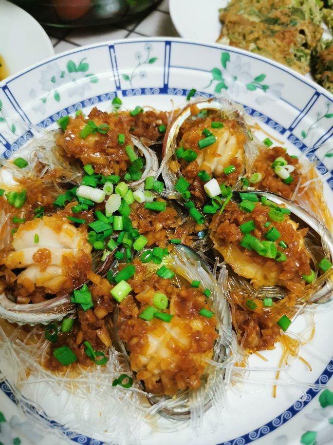 蒜蓉粉丝蒸鲍鱼