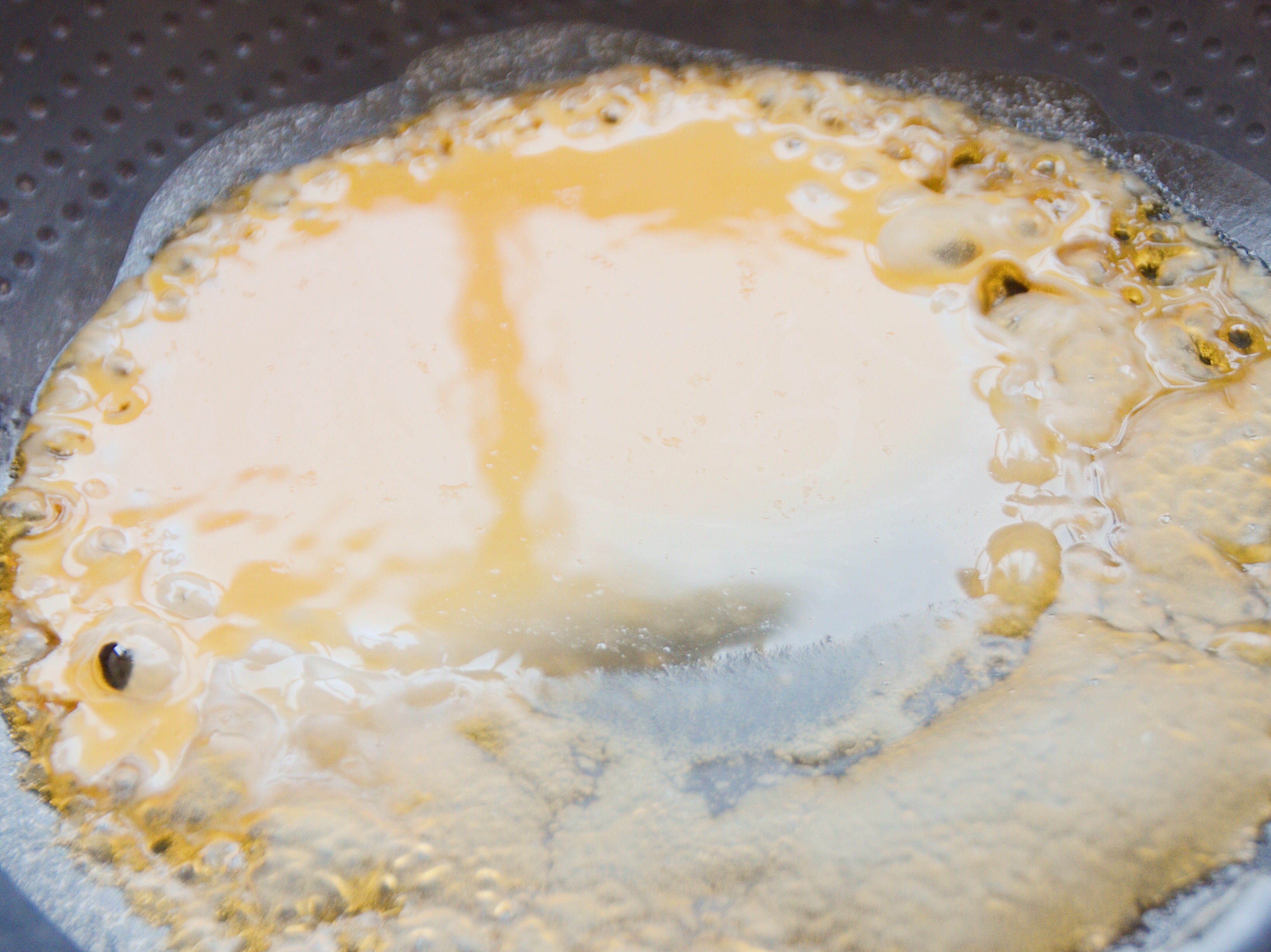藕丁肉饼蒸咸蛋的做法 步骤3