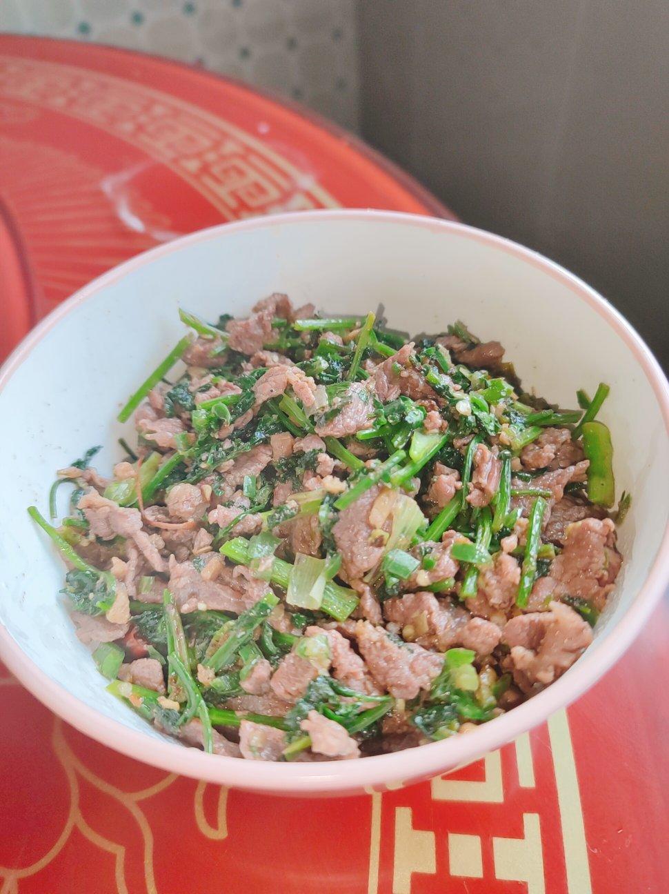 嫩滑爽口的香菜炒牛肉