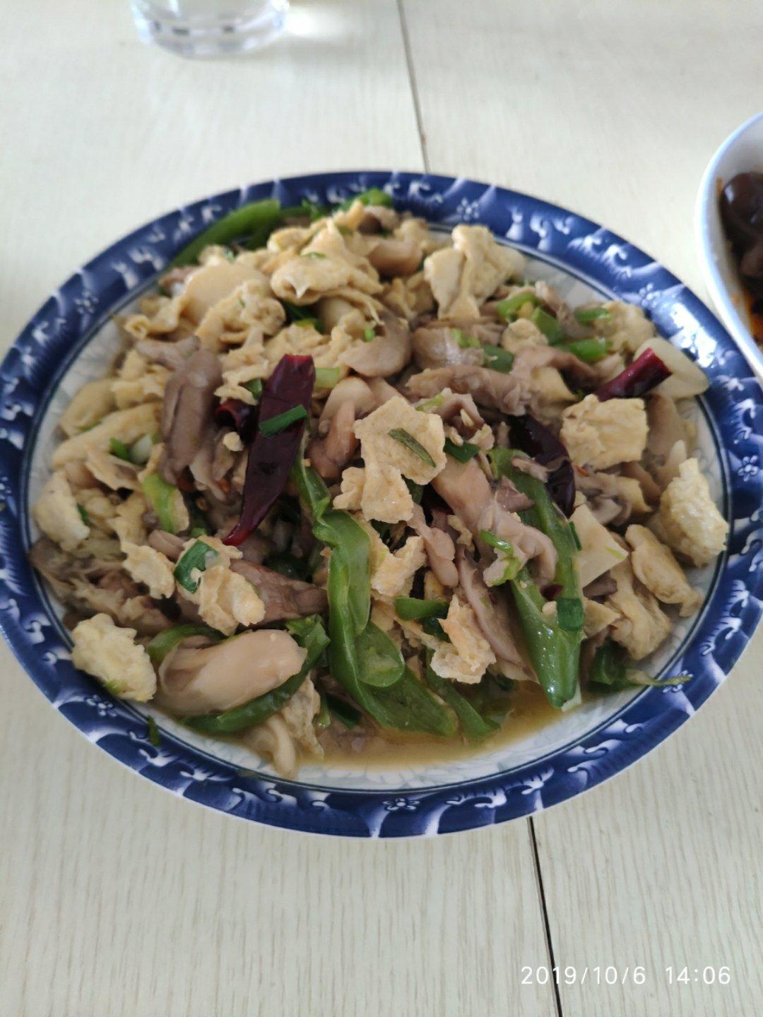 蘑菇炒鸡蛋