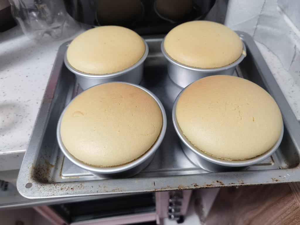 戚风蛋糕胚（含四寸、五寸、六寸、八寸、十寸戚风蛋糕配方）