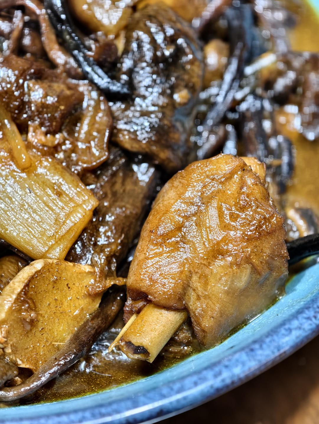 小鸡炖蘑菇