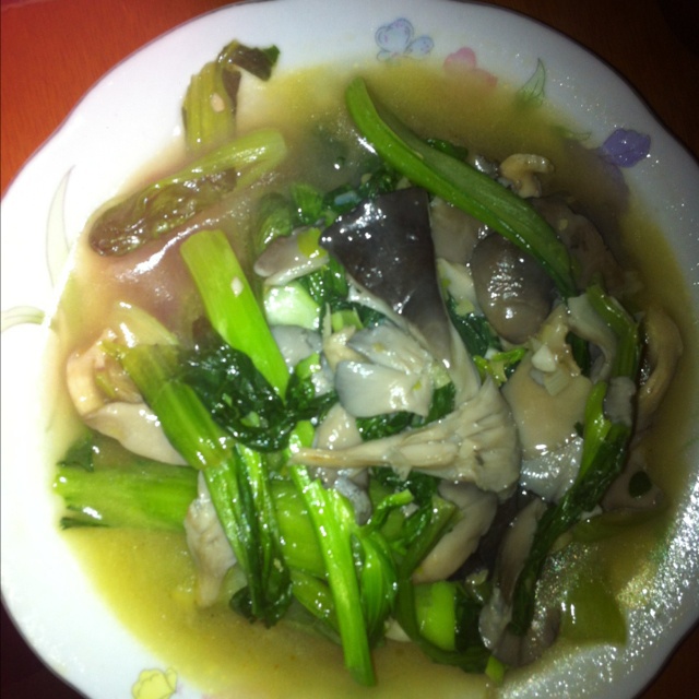 口蘑炒青菜