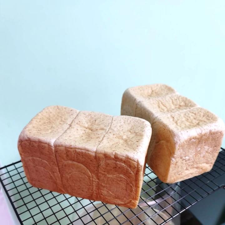 柔软的蜂蜜牛乳全麦吐司